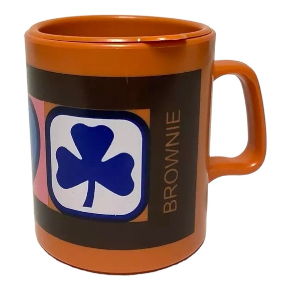 NEW VTG RARE Girl Guides Brownies “I ❤️ Brownies” Plastic Lidded Travel Cup - Picture 1 of 10